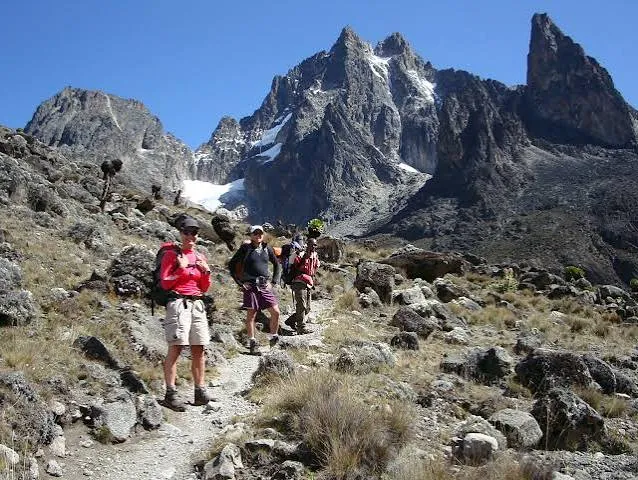 Safari de senderismo de 5 días en el Monte Kenia